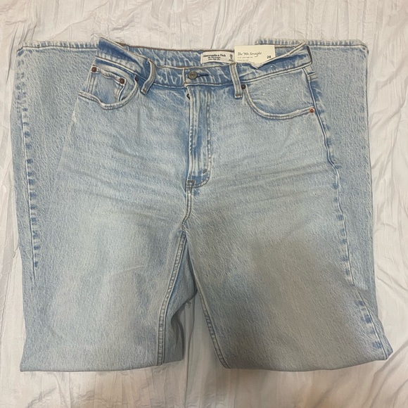 Abercrombie Ultra High Rise Jeans - Picture 3 of 4